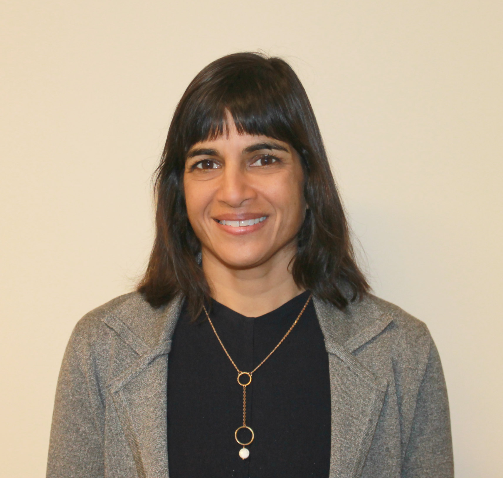 Voici une photo de Dre A. Oberai, médecin-chef. Voici une photo de Dre A. Oberai, médecin-chef.